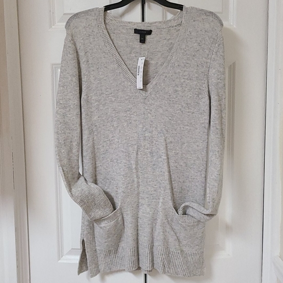 J. Crew Sweaters - 🔥 New w Tags J Crew XXS V-Neck Over-Sized Sweater